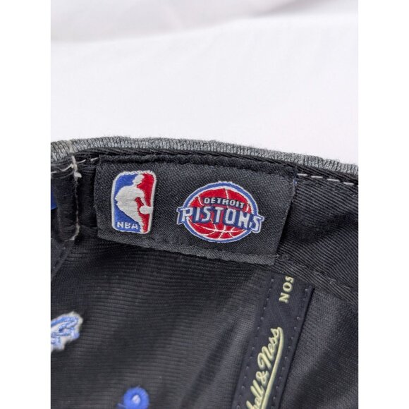 Mitchell & Ness Detroit Pistons NBA Heathered Gray Snapback Cap Adjustable - Picture 10 of 13